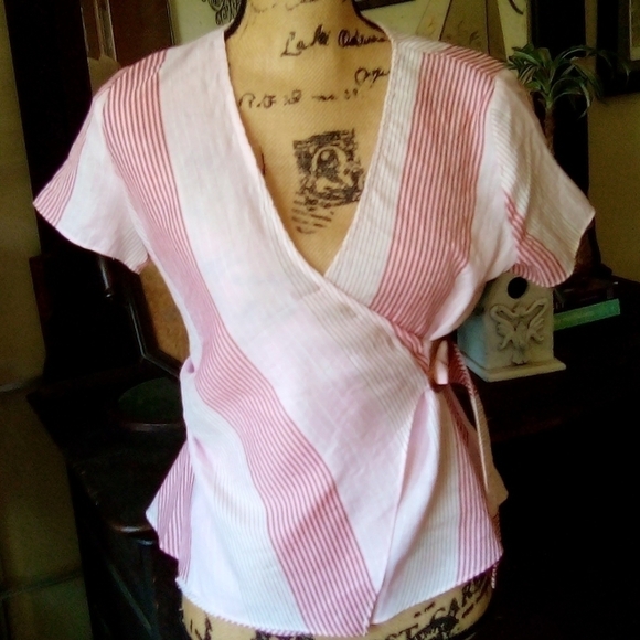 Harper Heritage/Francesca's Collection Red and Cream Striped Wrap Top - Picture 1 of 8